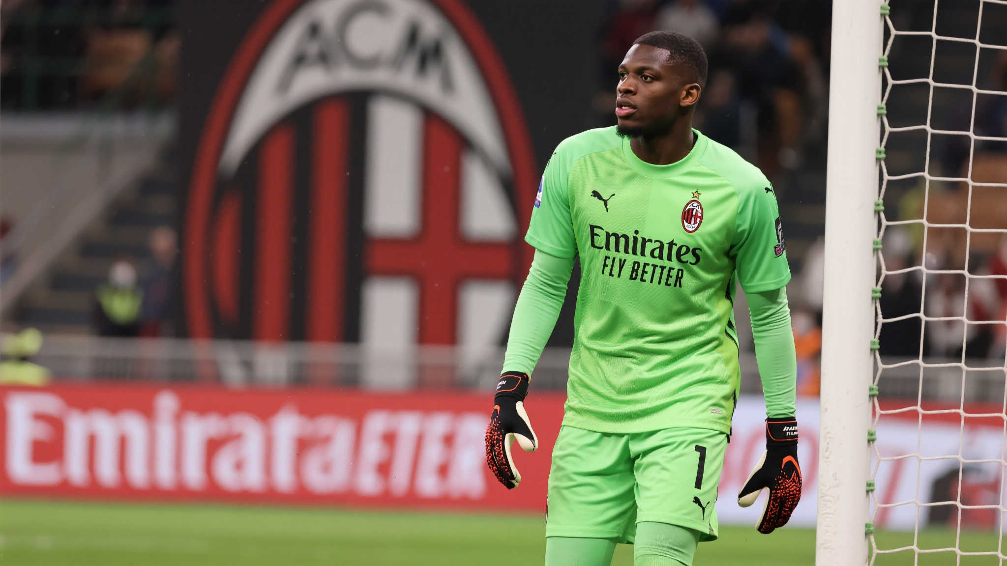 首先，我们需要理解为什么AC米兰给出的价格是*30